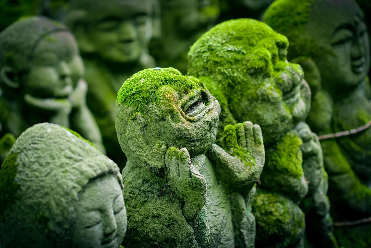 Bunte Buddha-Poster-Kollage im Zen-Stil.